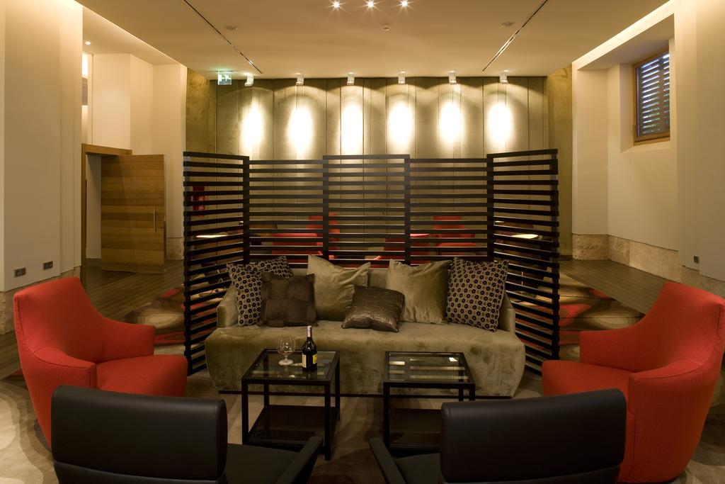 ปาราดอร์ เด อัลกาลา เด เอนาเรส Hotel อัลกาลาเดเอนาเรส ภายนอก รูปภาพ