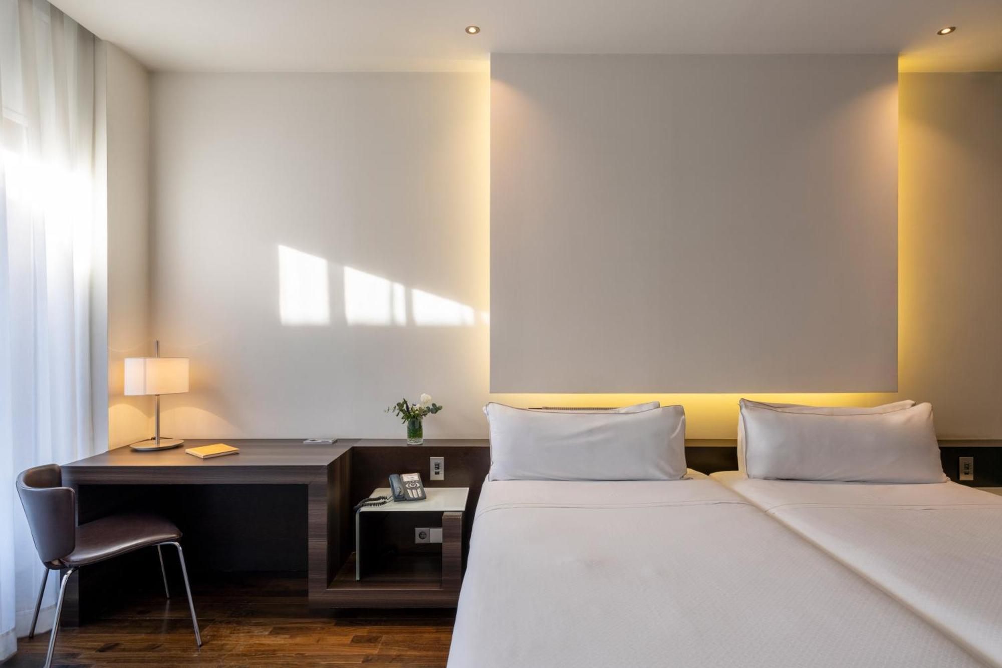 ปาราดอร์ เด อัลกาลา เด เอนาเรส Hotel อัลกาลาเดเอนาเรส ภายนอก รูปภาพ